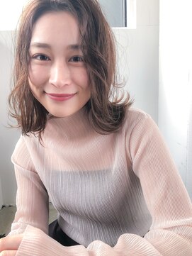 アコロン(acoron) 小顔×ピンクベージュ×ハイライトカラー×イルミナ×新宿