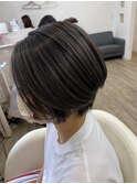 ショートボブ×シルバーグレージュ