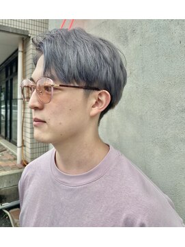ヘアー クリエイティブ ハイ スタンダード(hair creative High-Standard) かっこよく決まるグレーシルバーカラー
