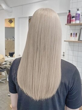 リラ バイ ミラ 新宿(LILA by MILA) ブリーチダブルカラー/ハイトーンストレートこなれミディ/新宿