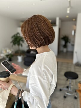 ウイ(Ui) パーマスタイル×ベージュカラー