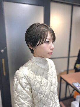 トウ(tou.) 20代30代40代ヘアスタイル/大人ショート/オリーブベージュ