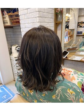 ミルク(MILK) 切りっぱなしボブ×エメラルドグレージュ30代40代50代