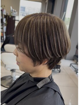 レゾナンス(RESONANCE) 白髪ぼかしショート