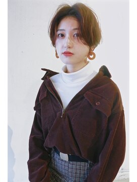 コンビネーション(combination) ハンサムショート　ショートボブ　センター分け　小顔ショート01