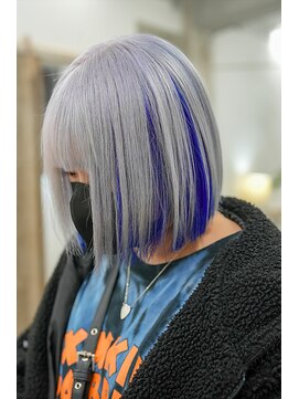 マーシー(MAAAAAC) 【MAAAAAC】ホワイトブルーボブ