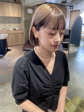 リブロ(liblo) 【あごラインボブ×ハイトーンベージュローライト】