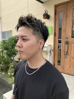 ケティアイングルック(KTYA in GLUCK)の写真/ON/OFFばっちり決まる、清潔感と爽やかさを兼ね備えたスタイルが人気の秘訣!かっこいいをあなたに【GLUCK】