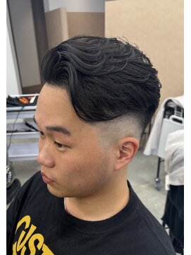 アンバー(UMBER) 毛流れスキンフェード