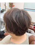 ふんわりショートカットスタイル。