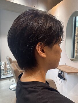 ブルニール 心斎橋(BLEUNIR) センターパート　韓国ヘア　メンズ　フェザーパーマ