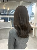 オリーブベージュ