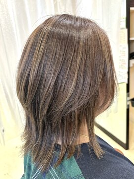 アズール 草加(azule) ミディアム　ウルフ　くびれヘア　大人女性