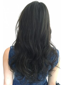 デイアンドナイト スイ(Day&Night sui) ブリーチなしで作る『ブルーブラック』[ブルージュ/透明感]