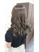 メルティエ(Mertie)&nbsp;アッシュベージュ×ミルクティー【グラデーション　錦糸町】