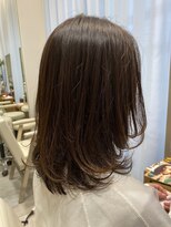 ヒアカアヴェダ 天神VIORO (Heaka AVEDA)&nbsp;ミディアムレイヤー【３０代/４０代/艶カラー/天神】Ｄ