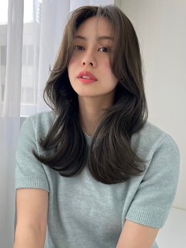 ソヨン 栄店(SOYON) フェミニンロング/似合わせカット/メルティカラー/2wayバング