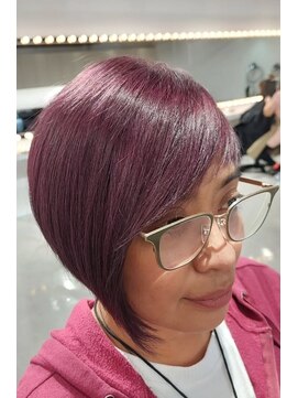 ウェスト(WEST) 前下がりショート