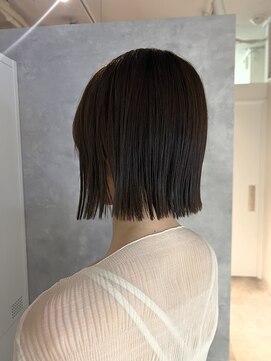 モク(mok) 大人可愛いパツっときりっぱなしボブ