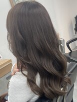 アダ(ADA)&nbsp;白髪染めのグレージュでリタッチカラー