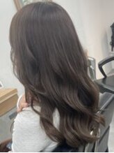アダ(ADA) 白髪染めのグレージュでリタッチカラー