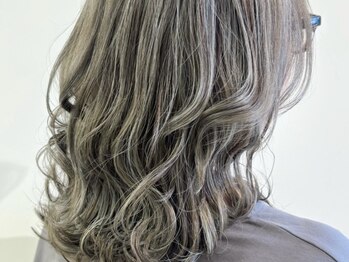 シエル 阿佐ヶ谷(le:Ciel)の写真/白髪が気にならないお洒落な白髪ぼかし・ハイライトで毎日を彩る♪大人女性ならではの上品な白髪染め*。