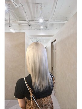 フレームプラス 天王寺あべの店(FRAME+) 【山内貴広】ホワイトカラー