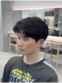 フェザーパーマセンターパート刈り上げツーブロックメンズヘア