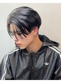 ホワイトシルバーアッシュエンドカラーセンターパート