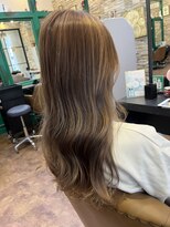ヘアーラウンジ アンフィ 井土ヶ谷(Hair Lounge Anphi) ハイライトシアーベージュ
