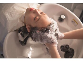 ラグシーセカンド(RAGCIE 2nd)の写真/高濃度水素ケアで頭皮からエイジングを改善!オトナ女性の日頃の疲れを癒す極上ヘッドスパ体験♪