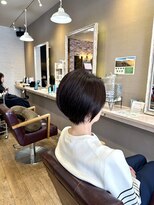 ヘアーメイクロージー 八軒店 (HAIR MAKE ROSY)&nbsp;大人女性の上品丸みショートボブ襟足すっきり美シルエット
