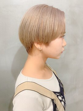 テトヘアー(teto hair) プラチナブロンド、ハイトーン、ハンサムショート