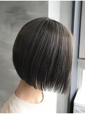 極細ハイライトパッツンボブ