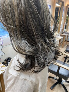 オーシャン(Ocean) ［OCEAN Hair&Life 水田成美］脱白髪染め/白髪ぼかしハイライト