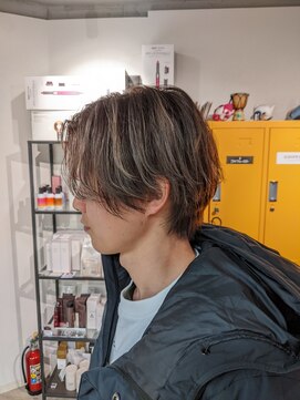 コワファーストナガサキシャンプーボーイ(COIFF1RST NAGASAKI SHAMPOO BOY) ハンサムショート×コントラストハイライト