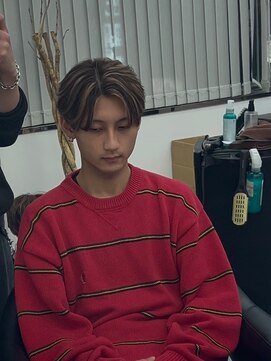 シーバイスリー 綱島(C×3) ブリーチ1回で作るメンズバレイヤージュ.