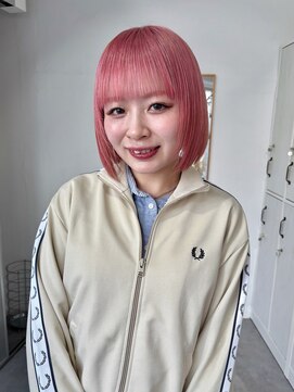 シー(thee) ペールピンク×ボブ