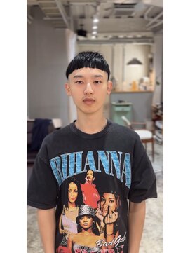 ディペ(Dipe) ミニマムなタイトショート