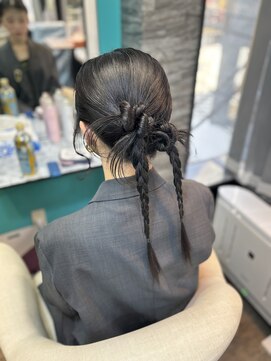 リエラ 新宿(RIERA) カチモリツインテール