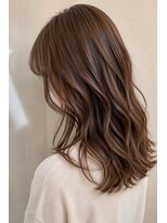 ヘアーエボリューション&nbsp;柔らかラテブラウンのくびれミディ