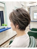 ルートヘア 辻堂店&nbsp;辻堂白髪ぼかしハイライト大人ショート40代50代60代女性