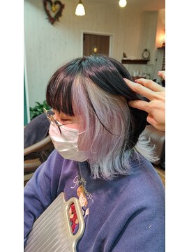 カラフル ヘアー(Colorful hair) ホワイトインナーカラー