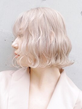 プネル(punel) ホワイトブロンド　ケアブリーチ　渋谷　佐藤