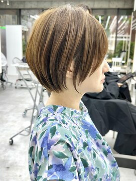ビューブルー 亀戸錦糸町(VIEW BLUE) 美髪シアーカラーピンクブラウンショートカット切りっぱなしボブ