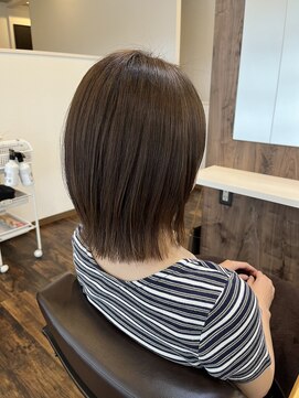 アイナ(aina) 切りっぱなしボブ