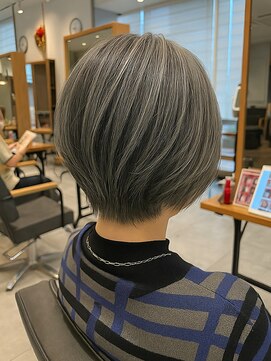 ヘアーカッティングガーデン ジャック モアザン 梅田店 ボブ/ショートボブ/ハイライト/20代/30代/大人女性/白髪ぼかし
