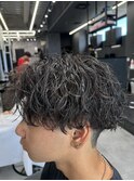 センターパート×ツイストスパイラルパーマ