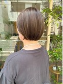 ショートボブ　ハイライト　イルミナカラー　白髪ぼかし