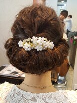 クレメント サロン ブル(Clement Salon Bull)&nbsp;【松戸BULL】ギブソンタック×くるりんぱ